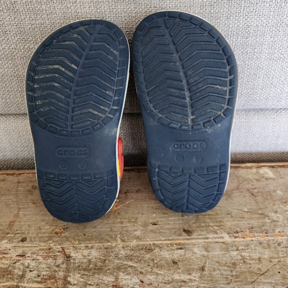 COPY - Mickey Mouse Light Up crocs 7c toddler - Picture 6 of 7